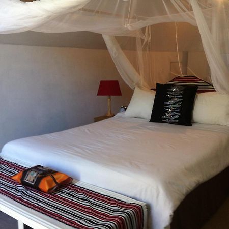 Bed and Breakfast The Old House Kasane Habitación foto